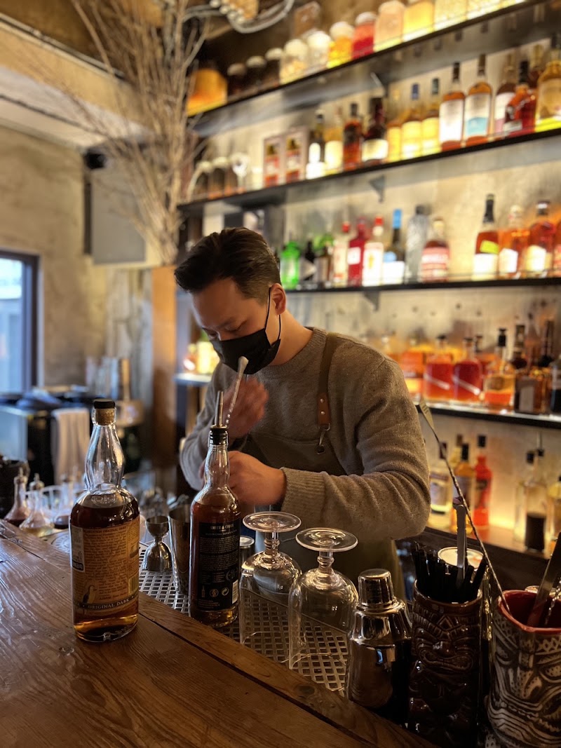 Gyeongju Nights: Bars & Pubs