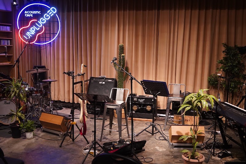 Cafe Unplugged