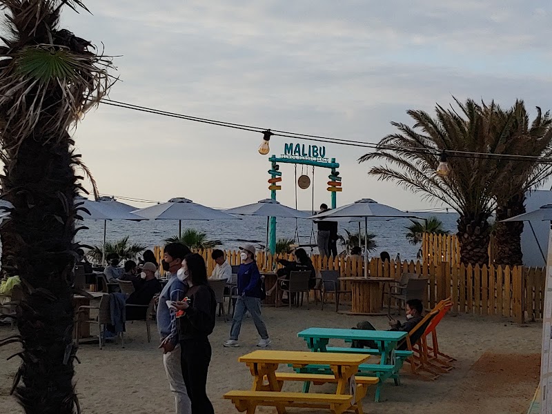 Malibu Beach Bar