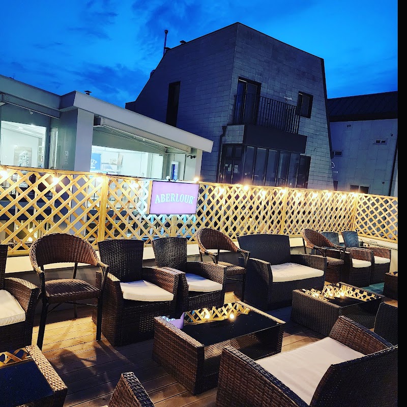 Midnight Lounge