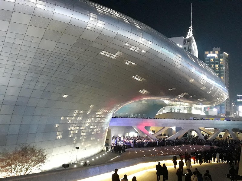 Dongdaemun Design Plaza (DDP)