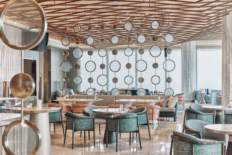 Skyview Lounge 38